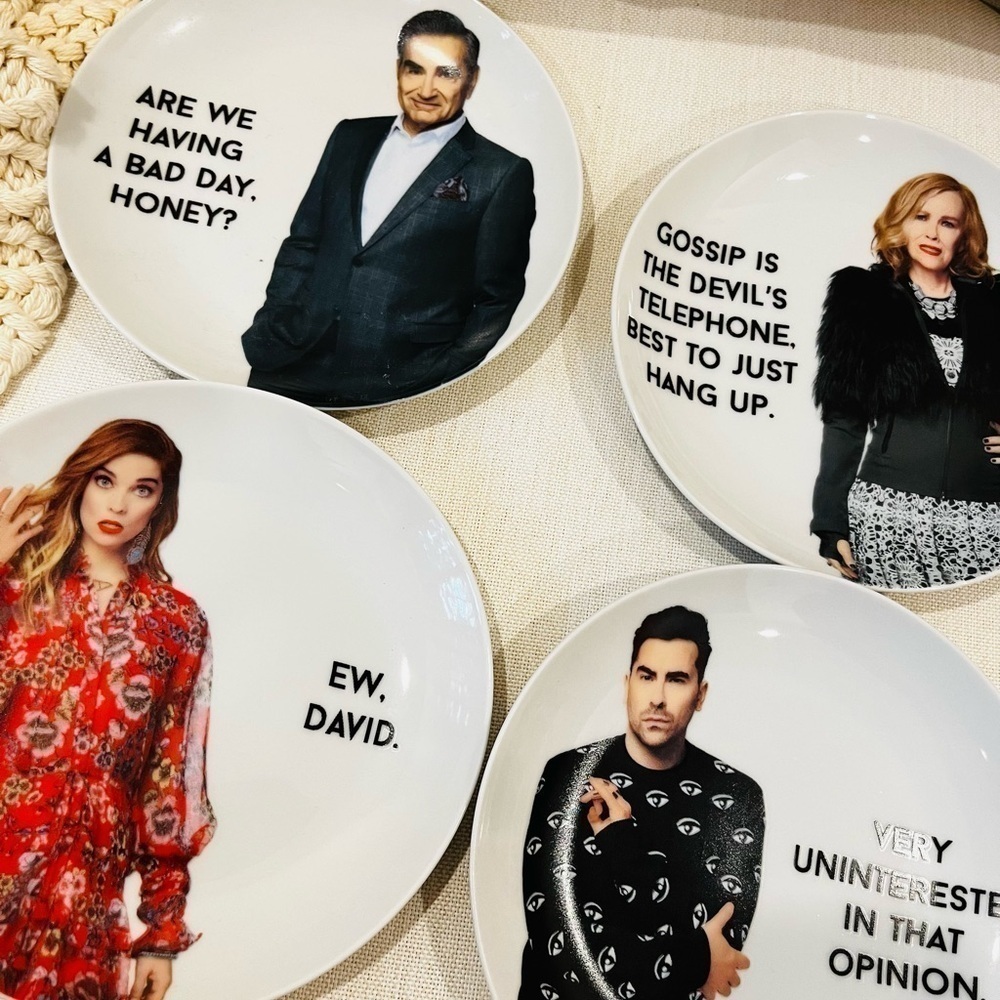 NEW Schitt’s Creek TV Show Collectible Ceramic Plates Unique Fun Holiday Gift - Picture 3 of 10